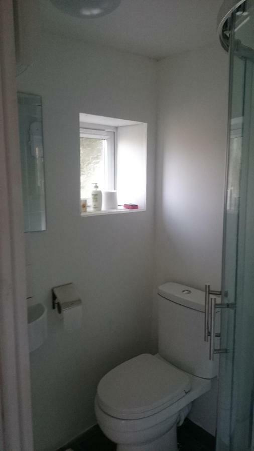 Hill Breeze House Hotell Merthyr Tydfil Exteriör bild